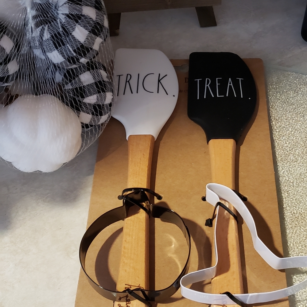 Rae Dunn spatulas Halloween set